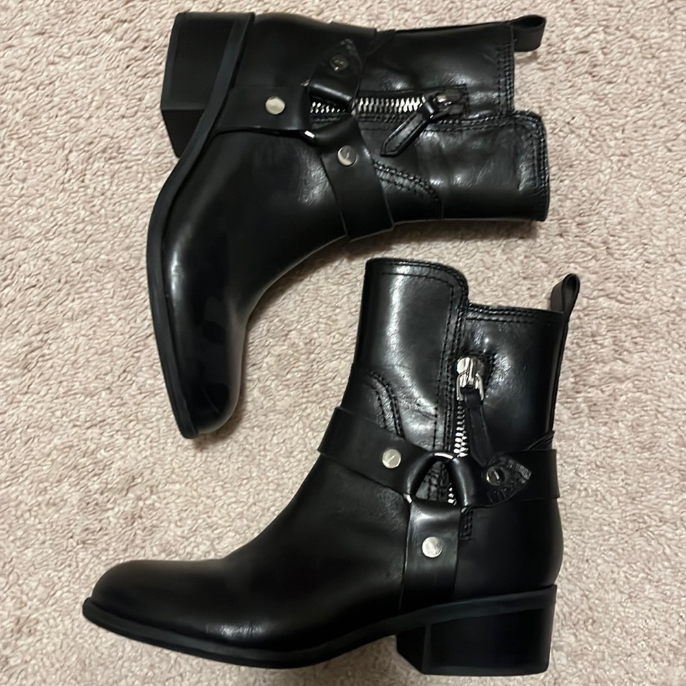 Marc Fisher booties - Leather